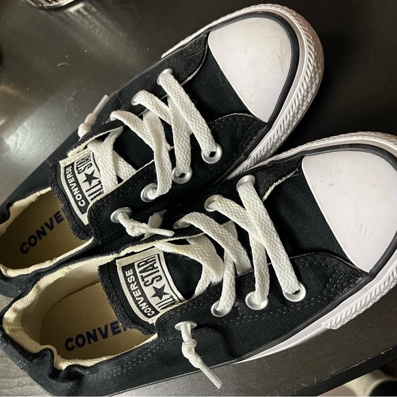 Converse shoes - Picture 1 of 3